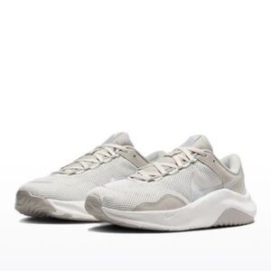 Nike Women's legend essential 3 gym girl running workout shoes Sneakers Size 10